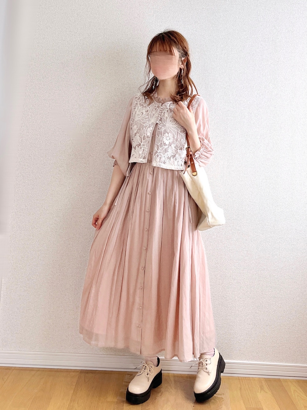 ãã¯ã€ãç³»ã®ãã¹ããããŒãžã¥ç³»ã®ã¯ã³ããŒã¹ããã¯ã€ãç³»ã®ãã¬ã¹ã·ã¥ãŒãºãççšããã¬ãã£ãŒã¹ã®å€ã³ãŒãã£ããŒãã®1æç®ã®åç