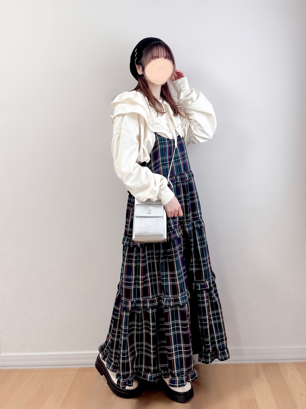 ãã«ãŒç³»ã®ã¯ã³ããŒã¹ããã¯ã€ãç³»ã®ã¹ãŠã§ãããã·ã«ããŒç³»ã®ã·ã§ã«ããŒããã°ãççšããã¬ãã£ãŒã¹ã®å¬ã³ãŒãã£ããŒãã®1æç®ã®åç