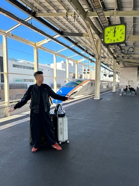 「アイテム（スーツケース/キャリーバッグ）」を使った、俊彥君さん（メンズ・179cm）の秋コーディネート