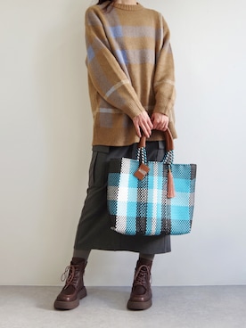 「WOVEN（ウーヴン）のアイテム」を使った、EMC リテール事業部さん（レディース・168cm）の冬コーディネート