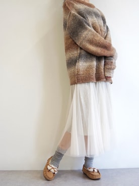 「アイテム（モカシン/デッキシューズ）」を使った、EMC リテール事業部さん（レディース・168cm）の秋コーディネート