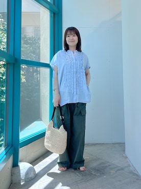 「かぐれ（カグレ）のリネンフリルフレンチシャツ（シャツ/ブラウス、ブラック系）」を使った、くずみさん（レディース・159cm）の春コーディネート