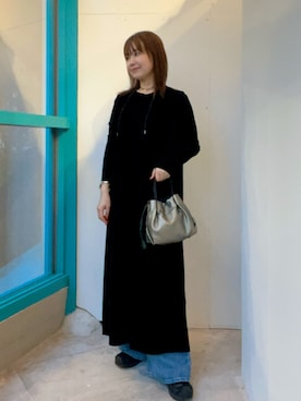 「アイテム（スニーカー）」を使った、くずみさん（レディース・159cm・40代）の秋コーディネート