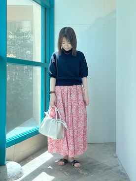 「かぐれ（カグレ）のリバティプリントスカート（スカート、レッド系）」を使った、くずみさん（レディース・159cm）の春コーディネート