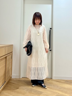 「URBAN RESEARCH DOORS（アーバンリサーチドアーズ）のバッファローコードネックレス（ネックレス、ベージュ系）」を使った、くずみさん（レディース・159cm）の春コーディネート