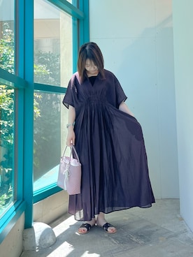 「URBAN RESEARCH DOORS（アーバンリサーチドアーズ）のピンタックギャザーワンピース（ワンピース、ブラウン系）」を使った、くずみさん（レディース・159cm）の春コーディネート