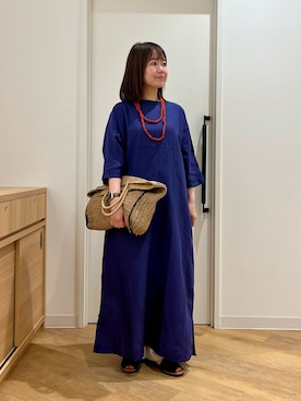 「URBAN RESEARCH DOORS（アーバンリサーチドアーズ）のペーパートートバッグ（トートバッグ、ベージュ系）」を使った、くずみさん（レディース・159cm）の春コーディネート