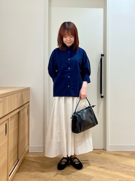「URBAN RESEARCH DOORS（アーバンリサーチドアーズ）のドロストトートバッグ（トートバッグ、ブラック系）」を使った、くずみさん（レディース・159cm）の春コーディネート