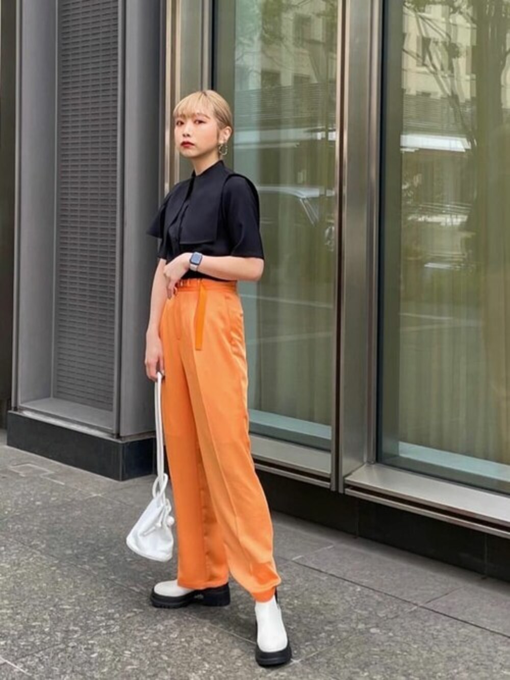 UNITED TOKYO（ユナイテッドトウキョウ）の「アシメケープ