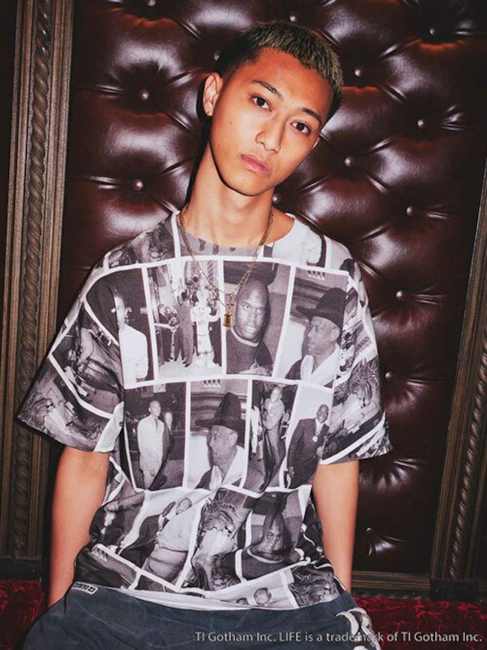「NIKE、ストリート、ナイキ、airjordan、Jordan、シャツスタイル、ジョーダン、春夏コーデ、life、TOKYO23」｜「TOKYO 23のTOKYO 23 × LIFE magazine FULL PRINT TEE / トウキョウ23 × ライフ マガジン フルプリント ティー【SP】（Tシャツ/カットソー、ホワイト系）」を使った、atmos tokyoさん（メンズ・175cm）の春コーディネートの1枚目の写真
