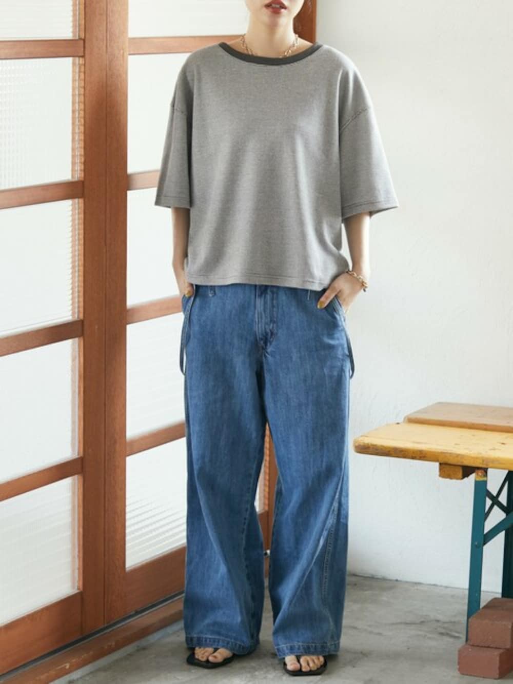 「Tシャツ、大人カジュアル、休日スタイル、夏コーデ、オトナカジュアル、Tシャツ×デニム」｜「CRAFT STANDARD BOUTIQUEのレトロ柄半袖カットプルオーバー　＊◆（Tシャツ/カットソー、グレー系）」を使った、Online Storeさん（レディース・167cm）の夏コーディネートの1枚目の写真