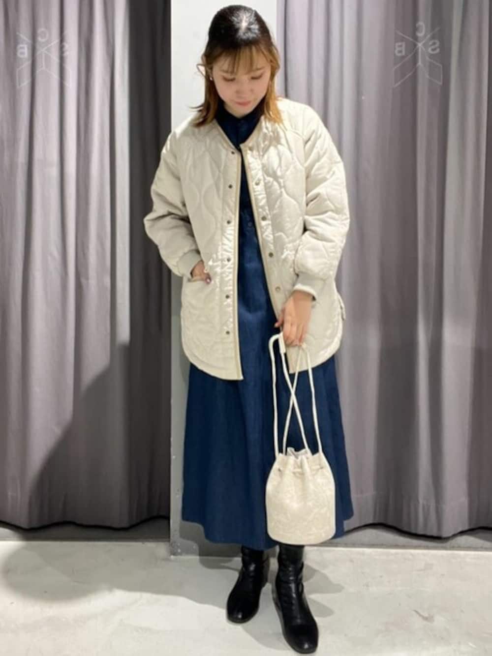 「キルティング、大人カジュアル、秋コーデ、高身長女子」｜「CRAFT STANDARD BOUTIQUEのキルティングミドル丈コート　＊◆（ノーカラーコート、ホワイト系）」を使った、Online Storeさん（レディース・164cm）の秋コーディネートの1枚目の写真