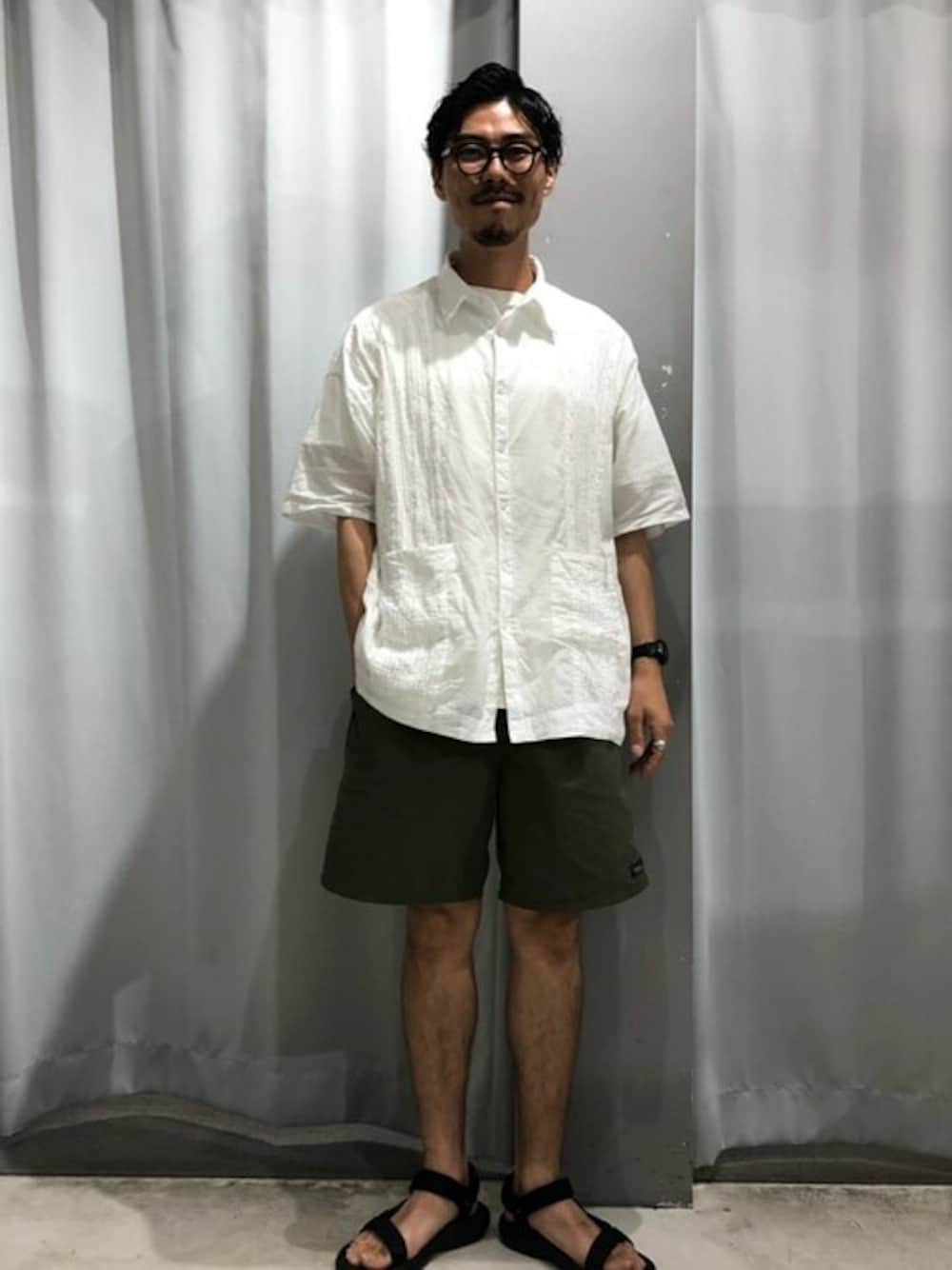 「CRAFT STANDARD BOUTIQUE、クラフトスタンダードブティック、craftstandardboutique」｜「CRAFT STANDARD BOUTIQUEのバギーショーツ◆（その他パンツ、グリーン系）」を使った、Online Storeさん（メンズ・175cm）の夏コーディネートの1枚目の写真