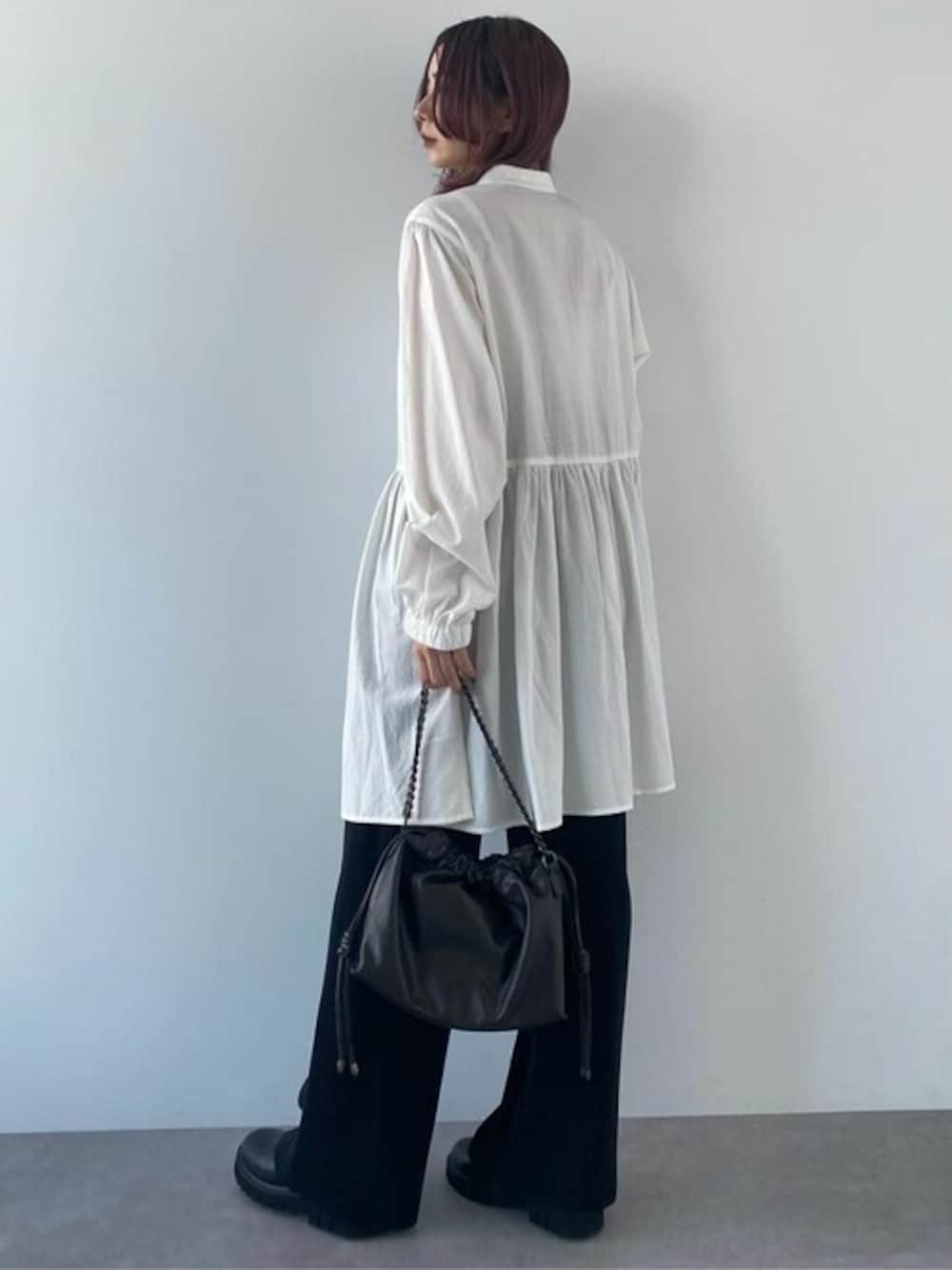 「CRAFT STANDARD BOUTIQUE、クラフトスタンダードブティック、craftstandardboutique」｜「CRAFT STANDARD BOUTIQUEのウエスト切替ギャザーチュニック　＊＊★（チュニック、ホワイト系）」を使った、Online Storeさん（レディース・154cm）の夏コーディネートの1枚目の写真