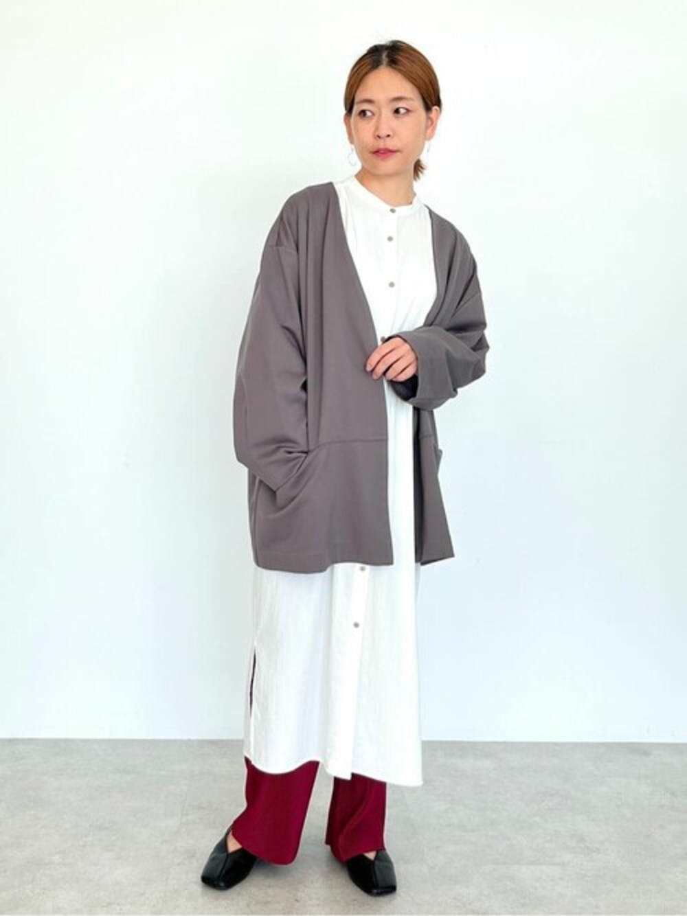 「CRAFT STANDARD BOUTIQUE、クラフトスタンダードブティック、craftstandardboutique」｜「CRAFT STANDARD BOUTIQUEのレーヨンデシンバンドカラーワンピース　◆（ワンピース、ホワイト系）」を使った、Online Storeさん（レディース・158cm）の秋コーディネートの1枚目の写真