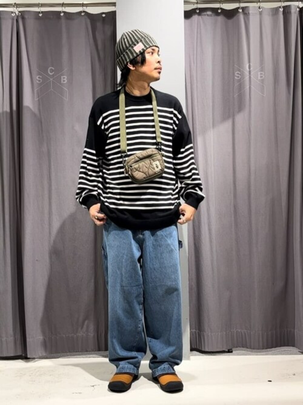 「ニット、ニット帽、休日スタイル、きれいめカジュアル、CRAFT STANDARD BOUTIQUE、クラフトスタンダードブティック、craftstandardboutique」｜「CRAFT STANDARD BOUTIQUEの【男女兼用】60/2ボーダーニット（ニット/セーター、ブラック系）」を使った、Online Storeさん（メンズ・175cm）の秋コーディネートの1枚目の写真
