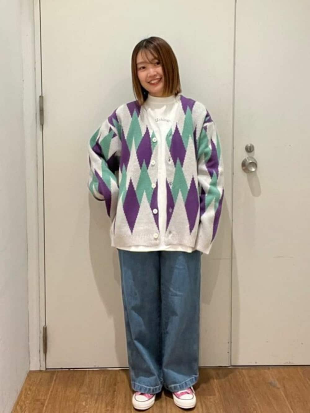 「CRAFT STANDARD BOUTIQUE、クラフトスタンダードブティック、craftstandardboutique」｜「CRAFT STANDARD BOUTIQUEの2wayサロペットデニムパンツ　◆（デニムパンツ、ブルー系）」を使った、Online Storeさん（レディース・157cm）の冬コーディネートの1枚目の写真