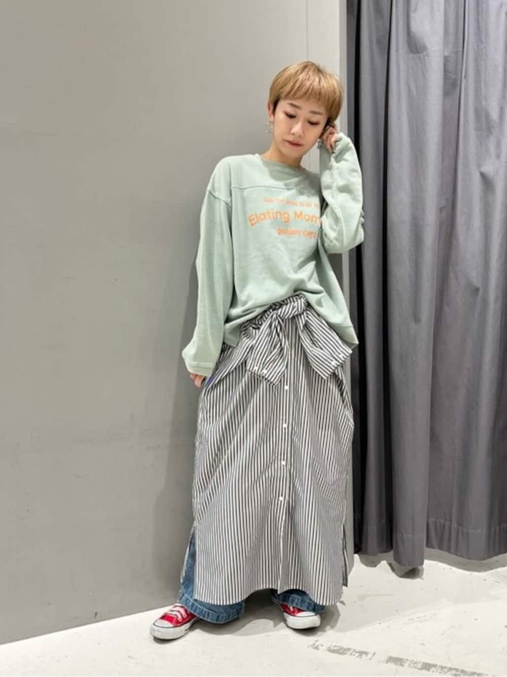 「CRAFT STANDARD BOUTIQUE、クラフトスタンダードブティック、craftstandardboutique」｜「CRAFT STANDARD BOUTIQUEのミニ裏毛パウダー加工PT P/O L/S（スウェット、グリーン系）」を使った、Online Storeさん（レディース・157cm）の春コーディネートの1枚目の写真
