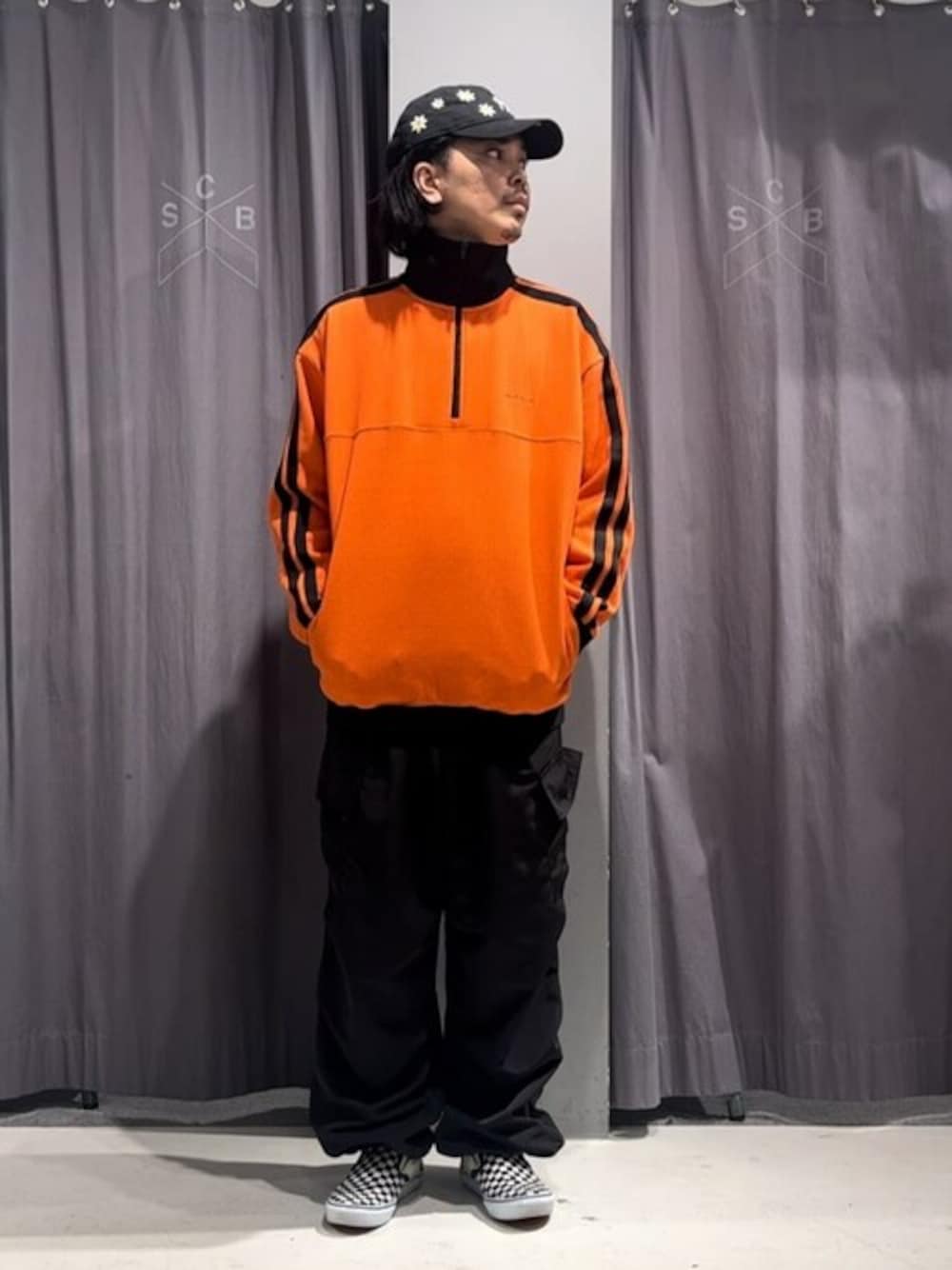 「大人カジュアル、休日スタイル、お出かけコーデ、パステルカラー、CRAFT STANDARD BOUTIQUE、クラフトスタンダードブティック、craftstandardboutique」｜「CRAFT STANDARD BOUTIQUEのHALF ZIP LINE SWEAT（スウェット、オレンジ系）」を使った、Online Storeさん（メンズ・175cm）の春コーディネートの1枚目の写真