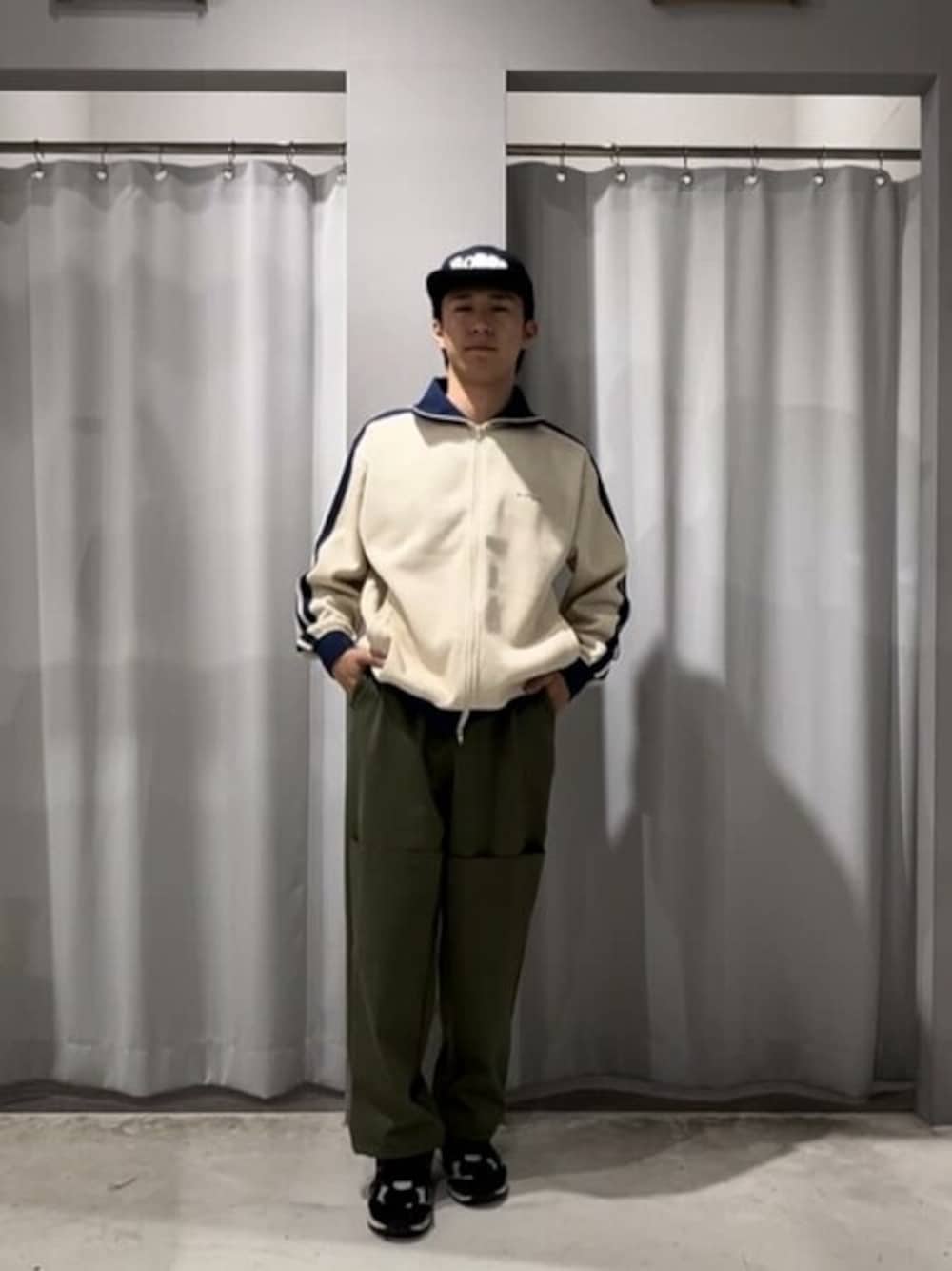 「CRAFT STANDARD BOUTIQUE、クラフトスタンダードブティック、craftstandardboutique」｜「CRAFT STANDARD BOUTIQUEのツイルワークパンツ（その他パンツ、グリーン系）」を使った、Online Storeさん（メンズ・173cm）の春コーディネートの1枚目の写真