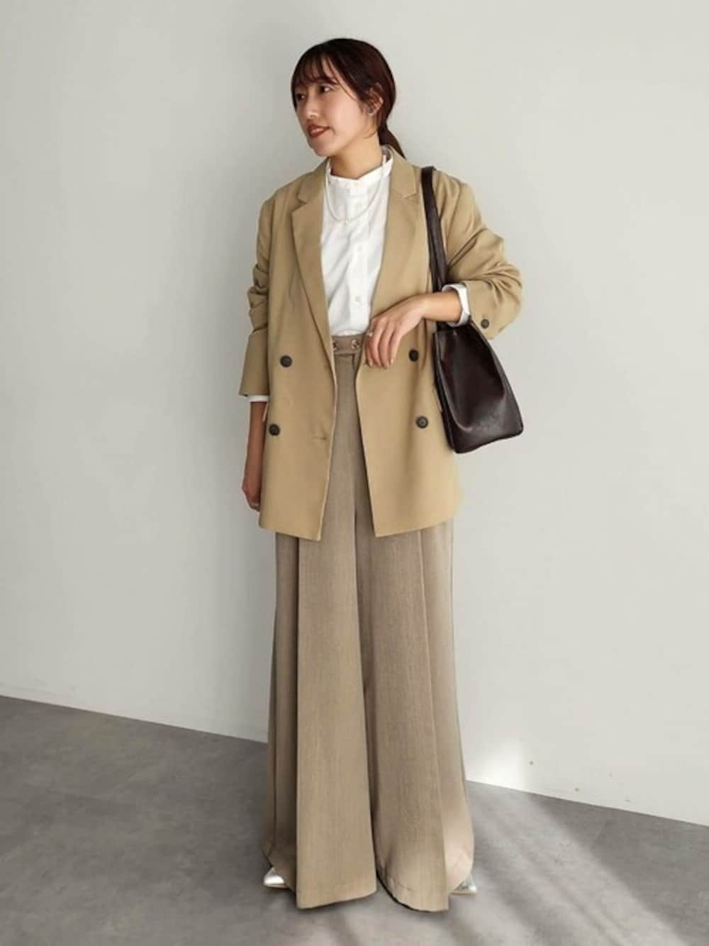 「ワントーンコーデ、ジャケットスタイル、春コーデ、シャツスタイル、CRAFT STANDARD BOUTIQUE、クラフトスタンダードブティック、craftstandardboutique」｜「CRAFT STANDARD BOUTIQUEの【追加8】バンドカラーシャツ（シャツ/ブラウス、その他）」を使った、Online Storeさん（レディース・151cm）の冬コーディネートの1枚目の写真