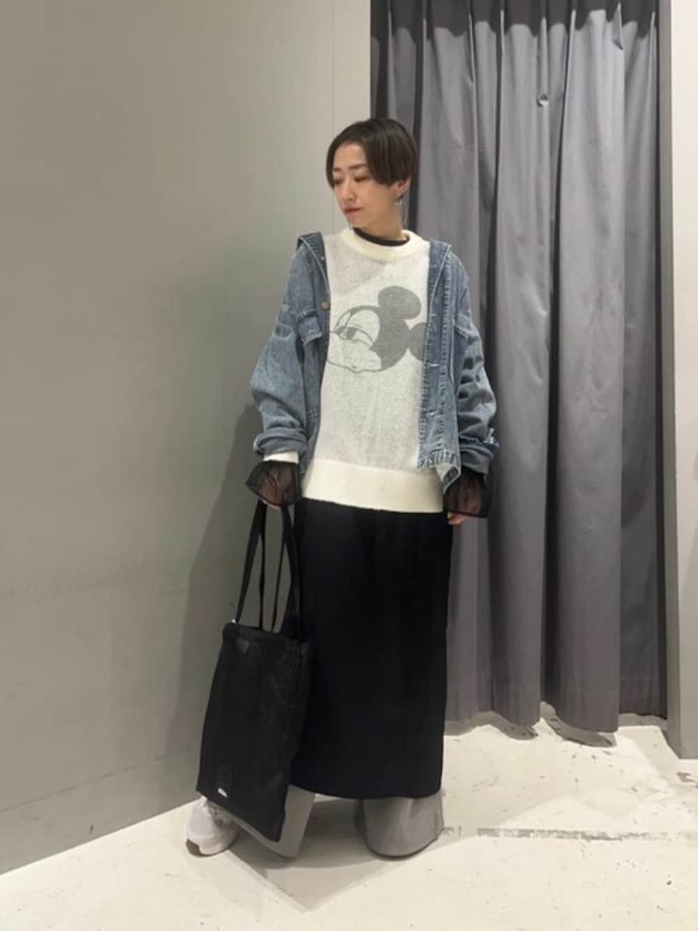 「デニム、ワンピース、レイヤードスタイル、CRAFT STANDARD BOUTIQUE、クラフトスタンダードブティック、craftstandardboutique」｜「CRAFT STANDARD BOUTIQUEのシアー切替えワンピース　◆（ワンピース、ブラック系）」を使った、Online Storeさん（レディース・157cm）の冬コーディネートの1枚目の写真