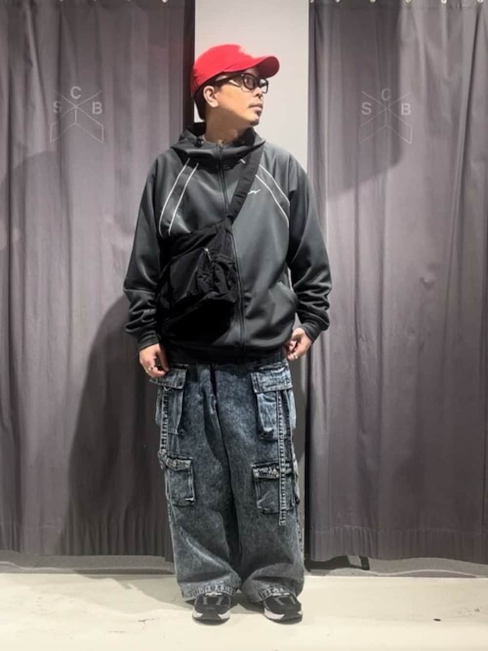 「デニム、春コーデ、CRAFT STANDARD BOUTIQUE、クラフトスタンダードブティック、craftstandardboutique」｜「CRAFT STANDARD BOUTIQUEの【ユニセックス】ヴィンテージロンTEE-C（Tシャツ/カットソー、ホワイト系）」を使った、Online Storeさん（メンズ・175cm）の春コーディネートの1枚目の写真