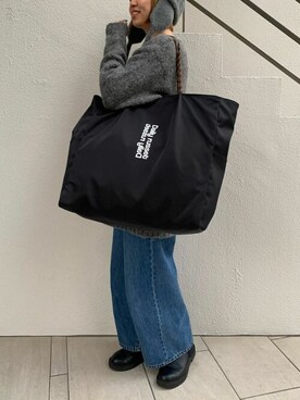 「Daily russet（デイリー ラシット）の【撥水／A4サイズ対応】リバーシブルロープトートバッグ（L）（トートバッグ、ブラック系）」を使った、Dailyrusset ECさん（レディース・163cm）の冬コーディネート