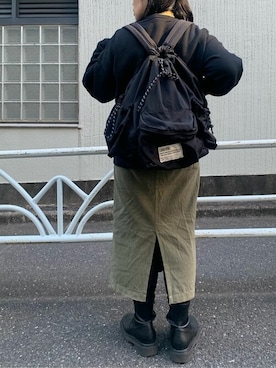 「BROWN THEATRE PRODUCTS（ブラウンシアタープロダクツ）の【BROWN THEATRE PRODUCTS別注】 ドロストリュックサック（バックパック/リュック、ブラック系）」を使った、Dailyrusset ECさん（レディース・163cm）の冬コーディネート