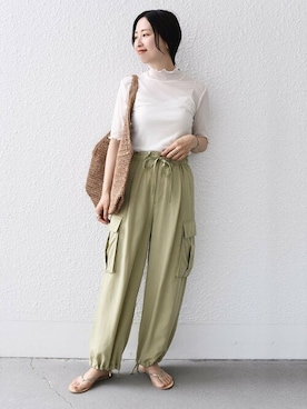 「シップス」｜「アイテム（カーゴパンツ）」を使った、FUJITAさん（レディース・159cm）の春コーディネート