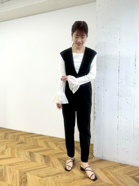 「URBAN RESEARCH ROSSO」｜「アイテム（オールインワン・サロペット）」を使った、ROSSO WOMENさん（レディース・164cm）の春コーディネート