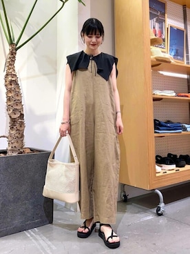 「URBAN RESEARCH ROSSO」｜「アイテム（オールインワン・サロペット）」を使った、ROSSO WOMENさん（レディース・158cm）の春コーディネート