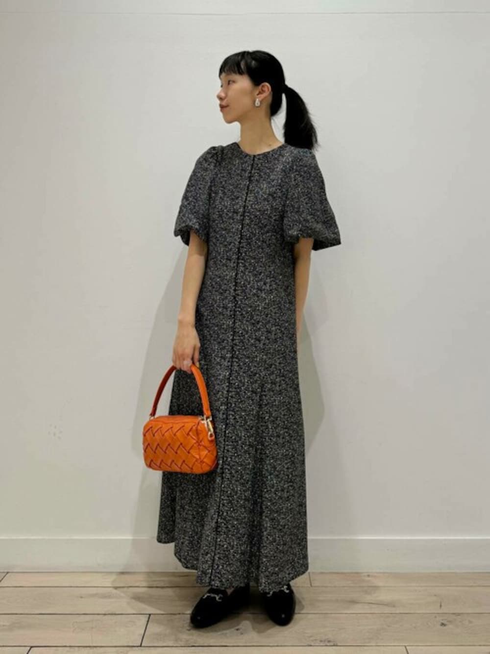 ツイードニュアンスバルーンスリーブワンピースを使った人気
