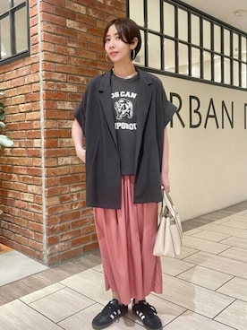 「URBAN RESEARCH ROSSO」｜「アイテム（その他アウター）」を使った、ROSSO WOMENさん（レディース・164cm）の夏コーディネート