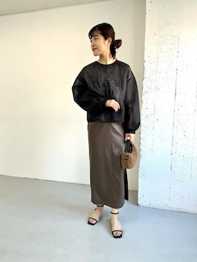 「CHIGNON（シニヨン）のアイテム（トップス）」を使った、ROSSO WOMENさん（レディース・163cm）の秋コーディネート