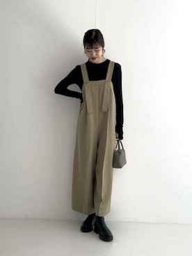「URBAN RESEARCH ROSSO」｜「アイテム（オールインワン・サロペット）」を使った、ROSSO WOMENさん（レディース・163cm）の秋コーディネート