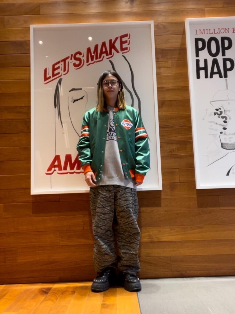 「ストリート、シンプルコーデ、ヒステリックグラマー、HYSTERICS、HYSTERIC GLAMOUR」｜「HYSTERIC GLAMOURのHYSTERIC DUST スタジャン（スタジャン、グリーン系）」を使った、hyscocco43さん（メンズ・165cm）の秋コーディネートの1枚目の写真