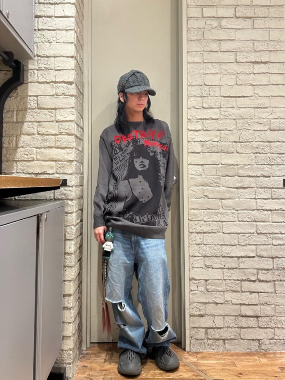 「HYSTERIC GLAMOURのRESIZE加工 デニムストレートパンツ（デニムパンツ、ブルー系）」を使った、shoutaさん（メンズ・169cm）の秋コーディネートの1枚目の写真