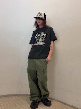 「HYSTERIC GLAMOUR（ヒステリックグラマー）の6ポケットカーゴパンツ（カーゴパンツ、グリーン系）」を使った、shoutaさん（メンズ・169cm）の夏コーディネート