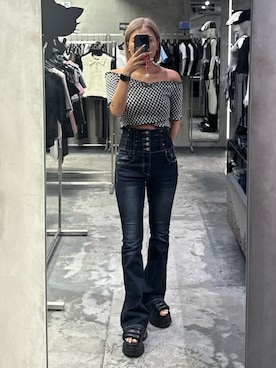 新井舞さんのコーディネート