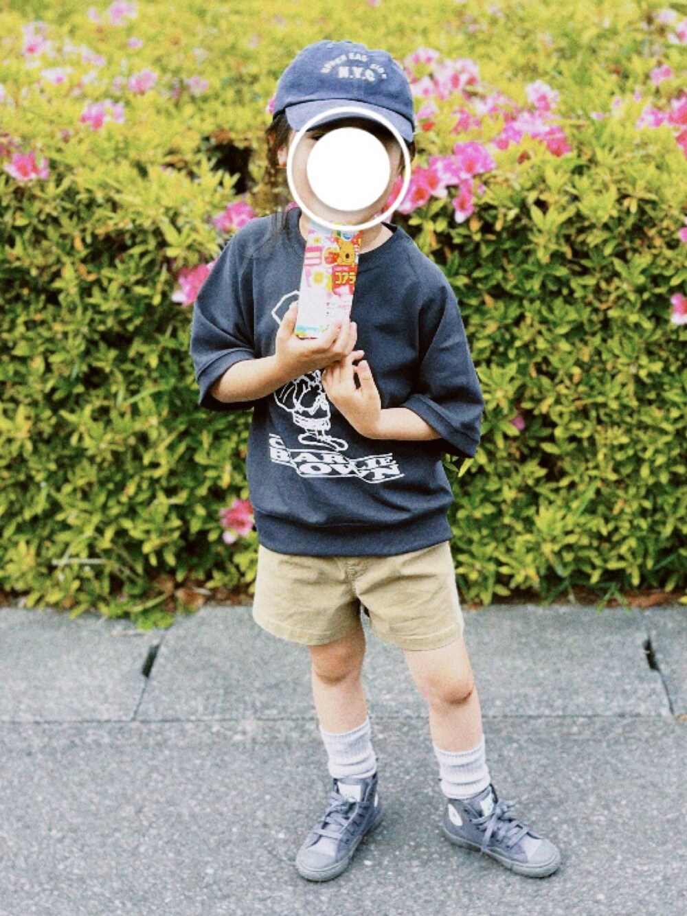 「キャップ、シンプルコーデ、キッズコーデ、通学コーデ」｜「GUのアイテム（Tシャツ/カットソー、グレー系）」を使った、rnさん（キッズ・120cm）の秋コーディネートの1枚目の写真