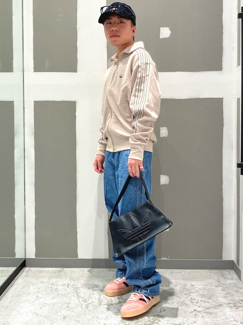 adidas プレミアム エッセンシャルズ ワイドレッグデニムパンツIW5761 アディダス プレミアム エッセンシャルズ ワイドレッグデニム