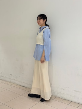 「KBF（ケイビーエフ）のサイドドロストサッカーシャツ（シャツ/ブラウス、ブルー系）」を使った、ひらのさん（レディース・167cm）の春コーディネート