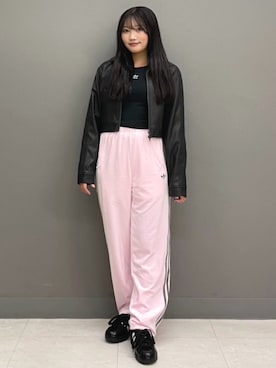 「adidas（アディダス）のFB TPベロア / ファイヤーバード トラックパンツ ベロア / ジャージ / アディダスオリジナルス adidas Originals（その他パンツ）」を使った、KMさん（レディース・154cm）の秋コーディネート
