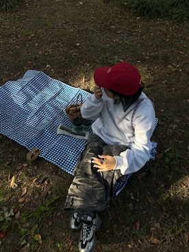 「アイテム（スニーカー、シルバー系）」を使った、maomaoさん（レディース・161cm）の秋コーディネート