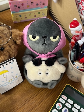 「BIRTHDAY BAR（バースデイバー）のアングリーマチコ　スマホスタンド（スマホグッズ、グレー系）」を使った、n m kさん（レディース・158cm）の夏コーディネート