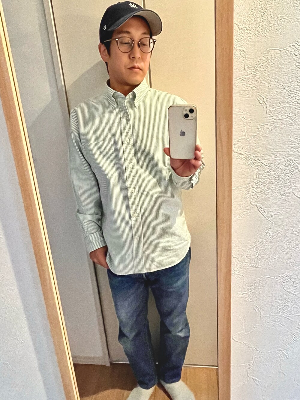 「大人カジュアル、シンプル、シャツスタイル、ジーンズ、リーバイス、Levi's、UNIQLO、47 BRAND、ストライプ、グリーン」｜「'47の【47Brand】Yankees Baserunner '47 CLEAN UP（キャップ、ブルー系）」を使った、いとてさん（メンズ・164cm）の秋コーディネートの1枚目の写真