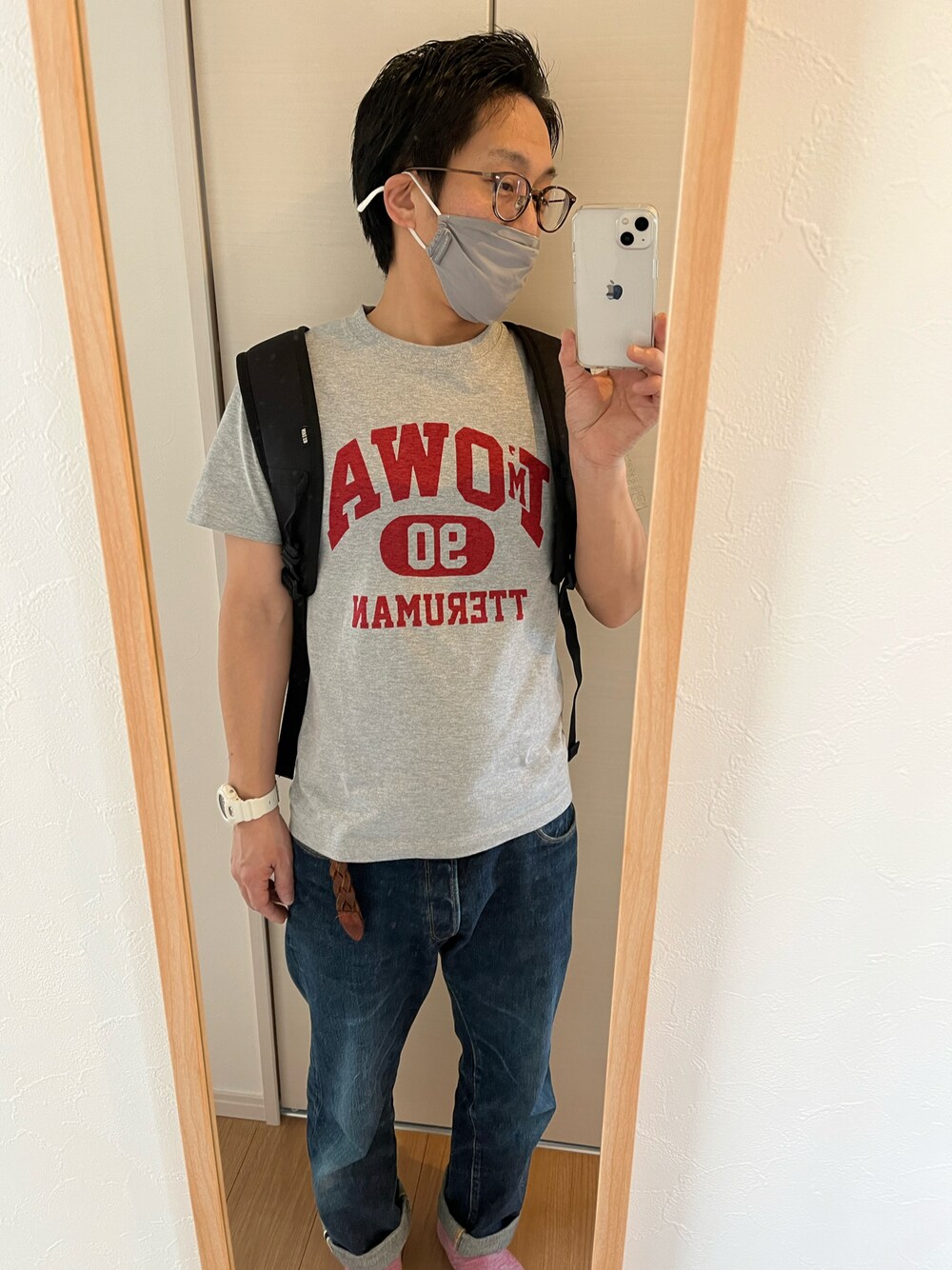 「owatteruman、Tシャツ、シンプルコーデ、シンプル、休日スタイル、40代ファッション、アメカジ」｜「STEVENSON OVERALL CO.のStevenson Overall Rigid（デニムパンツ、ブルー系）」を使った、いとてさん（メンズ・164cm）の春コーディネートの1枚目の写真