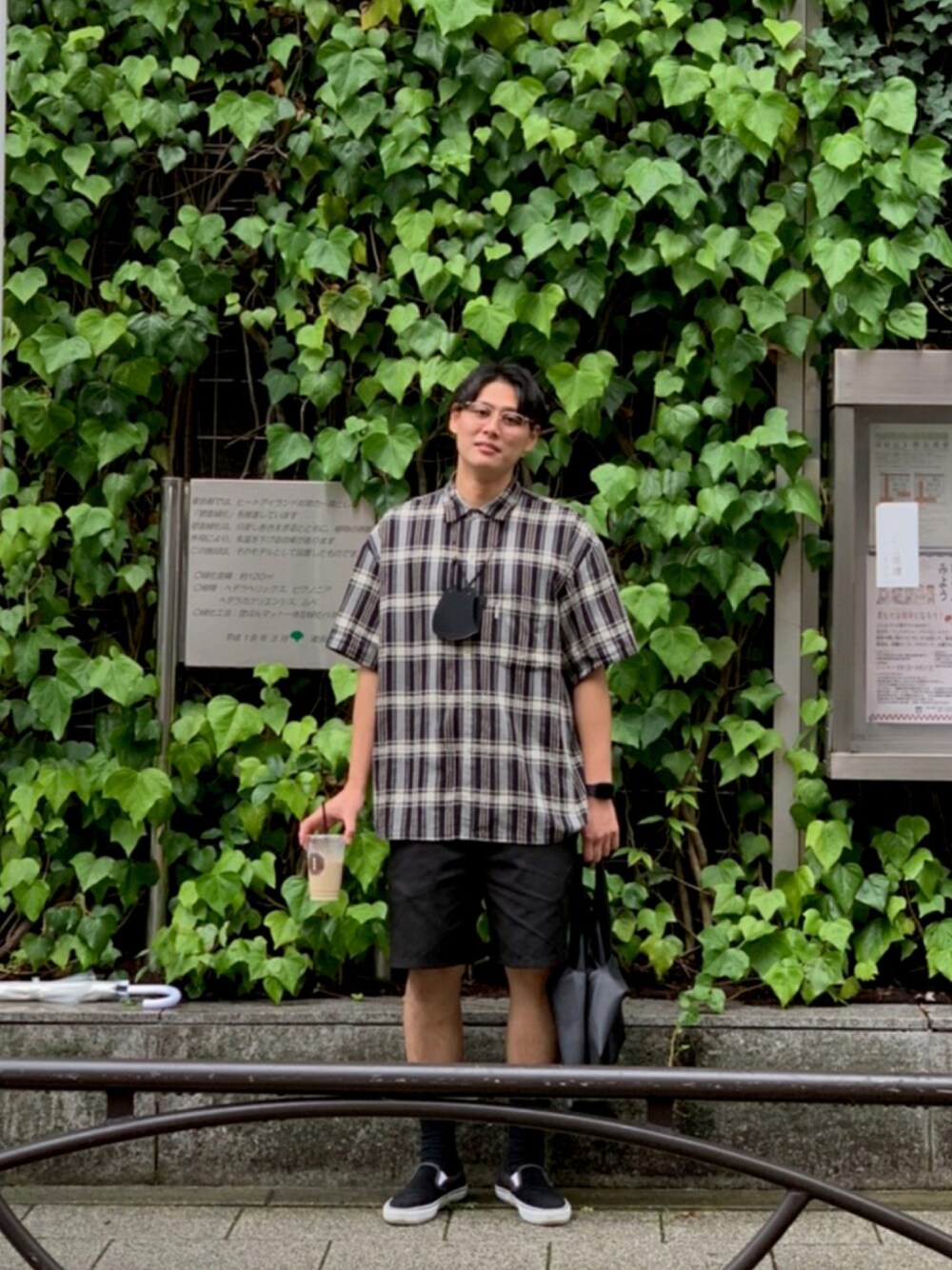 「ビッグシルエット、シンプル、シャツ、ブラック、ootd、コーディネート、シンプルスタイル、ストリートコーデ、フォローミー、お洒落さんとつながりたい」｜「COOTIE PRODUCTIONSのJacquard Check S/S Shirt（シャツ/ブラウス、ブラック系）」を使った、daihoさん（メンズ・182cm）の秋コーディネートの1枚目の写真