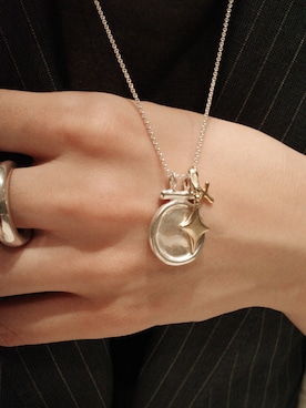 「アイテム（チャーム）」を使った、tomiさん（レディース・165cm）の秋コーディネート